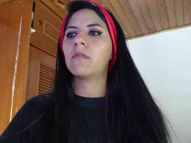 hilari18 webcam