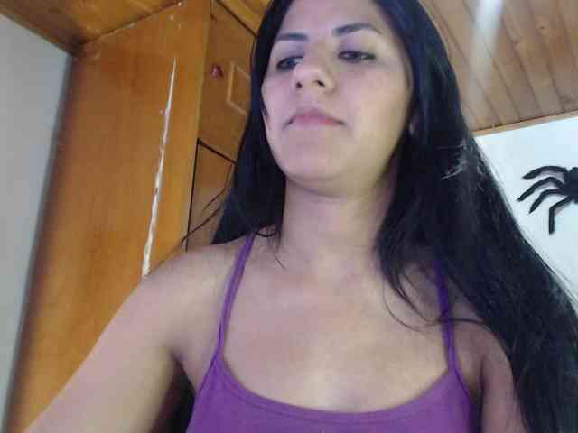 hilari18 webcam