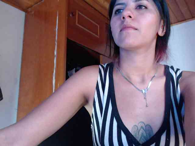 hilari18 webcam