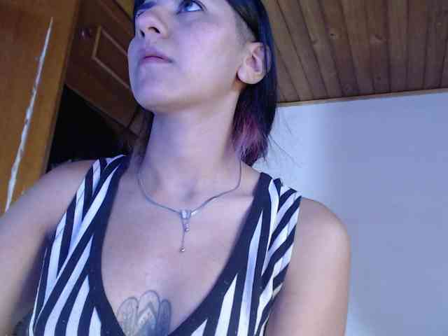 hilari18 webcam