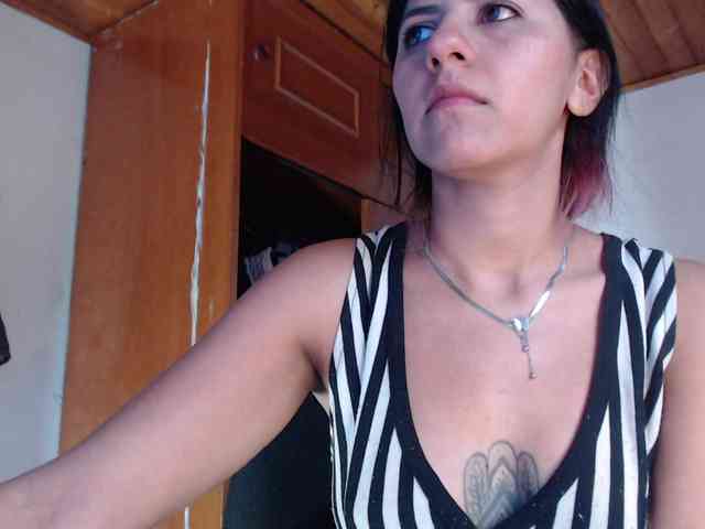 hilari18 webcam