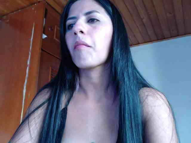 hilari18 webcam