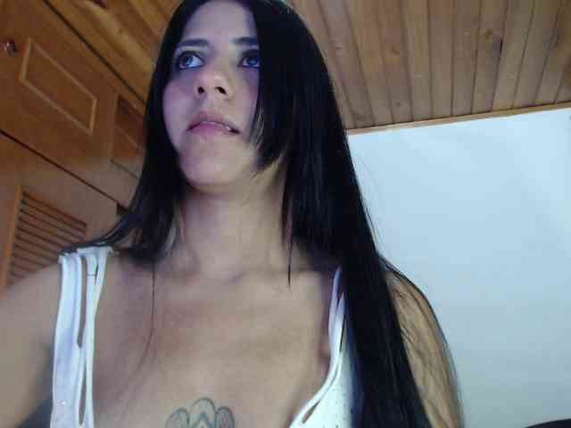 hilari18 webcam