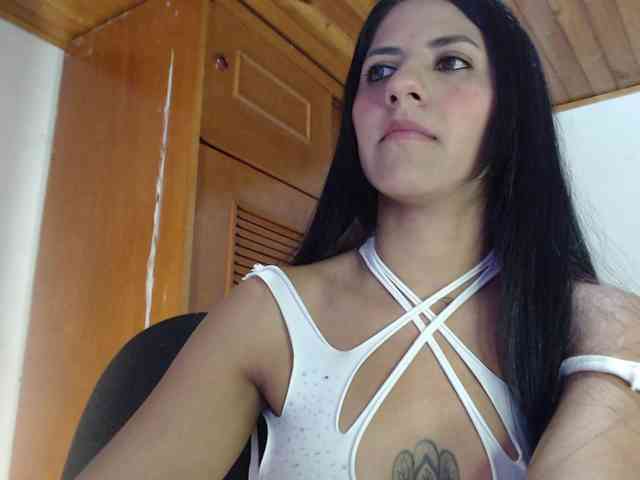 hilari18 webcam