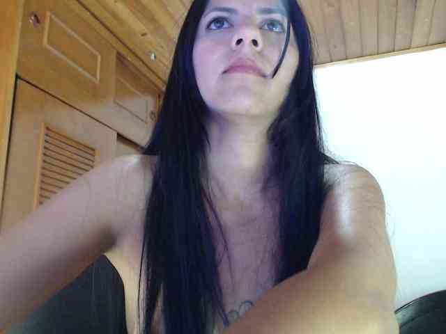 hilari18 webcam
