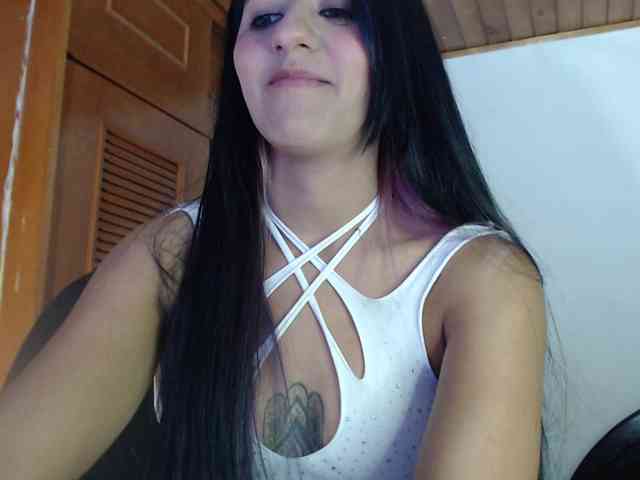 hilari18 webcam
