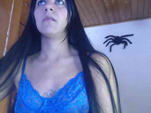 hilari18 webcam
