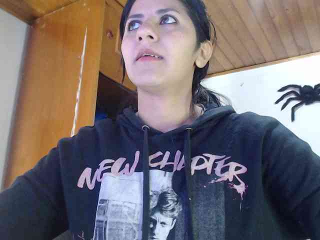 hilari18 webcam