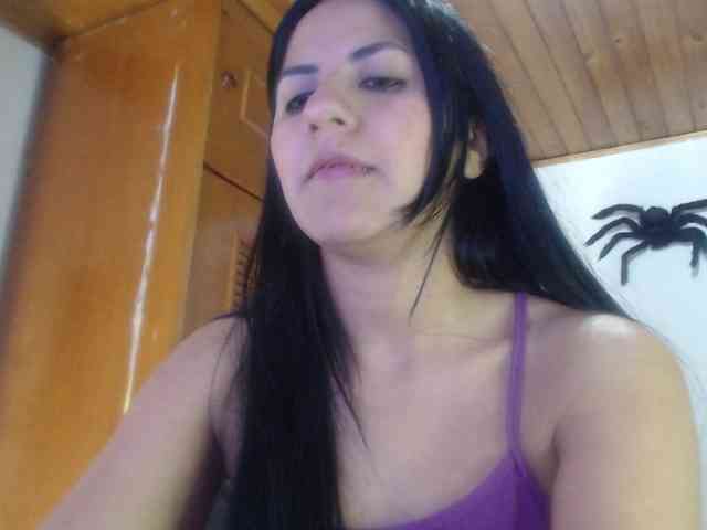 hilari18 webcam