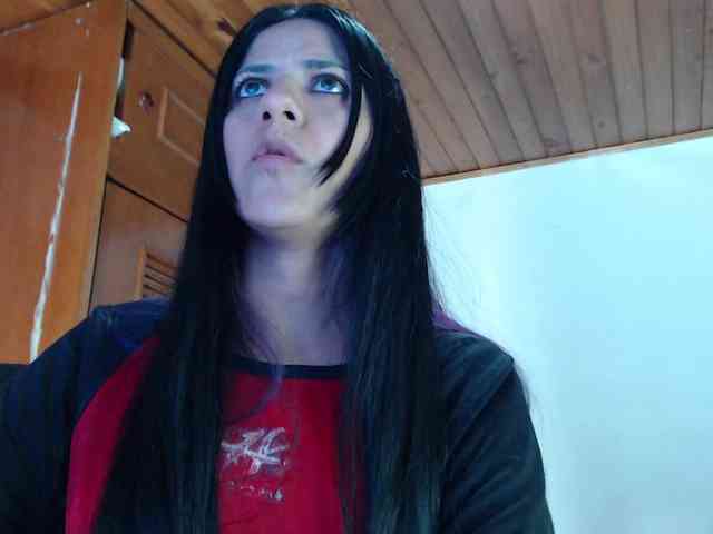 hilari18 webcam