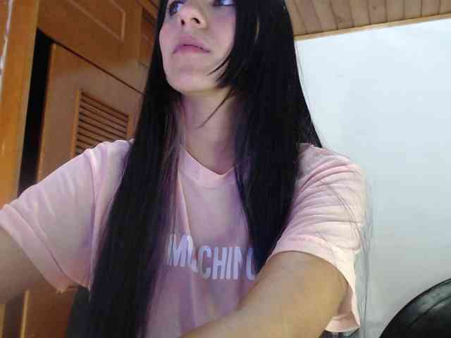 hilari18 webcam