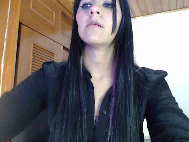 hilari18 webcam