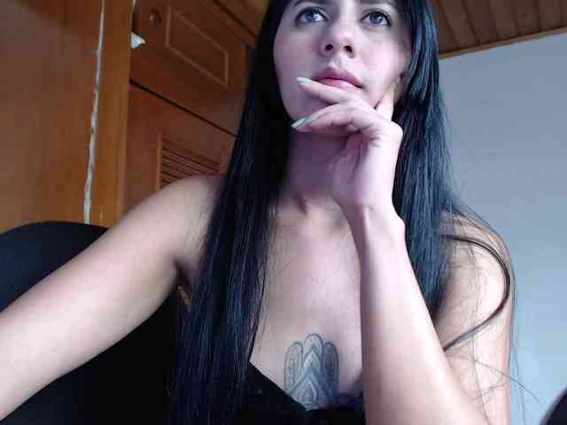 hilari18 webcam