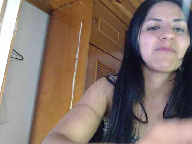 hilari18 webcam