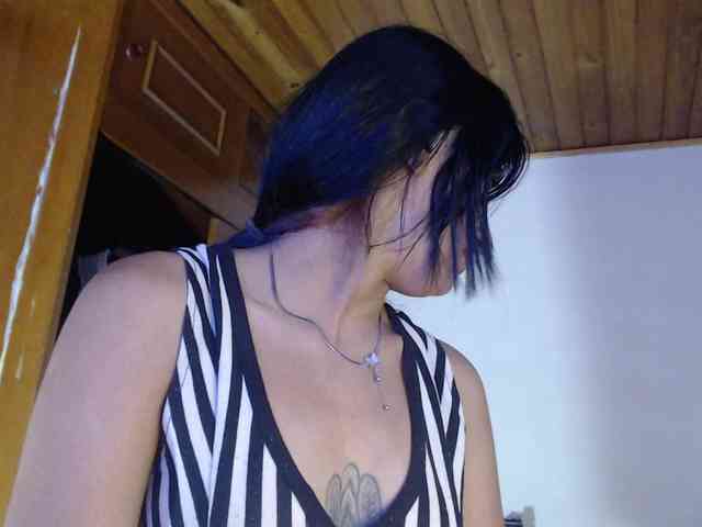 hilari18 webcam