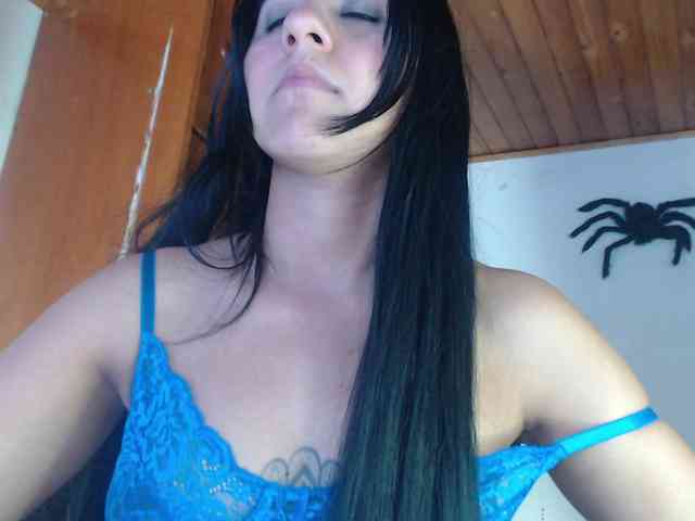 hilari18 webcam
