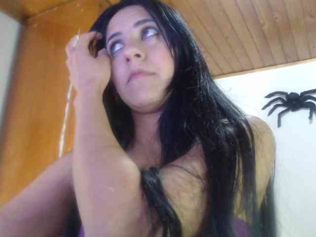 hilari18 webcam