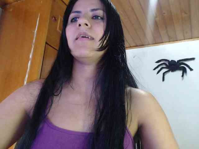 hilari18 webcam