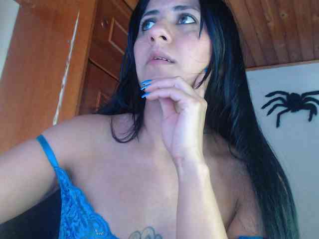 hilari18 webcam