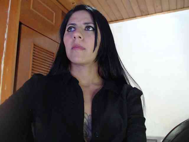 hilari18 webcam