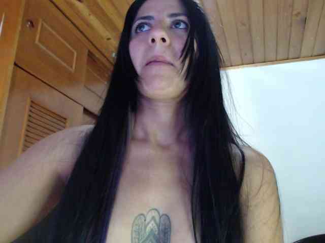 hilari18 webcam