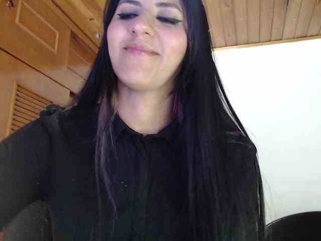hilari18 webcam