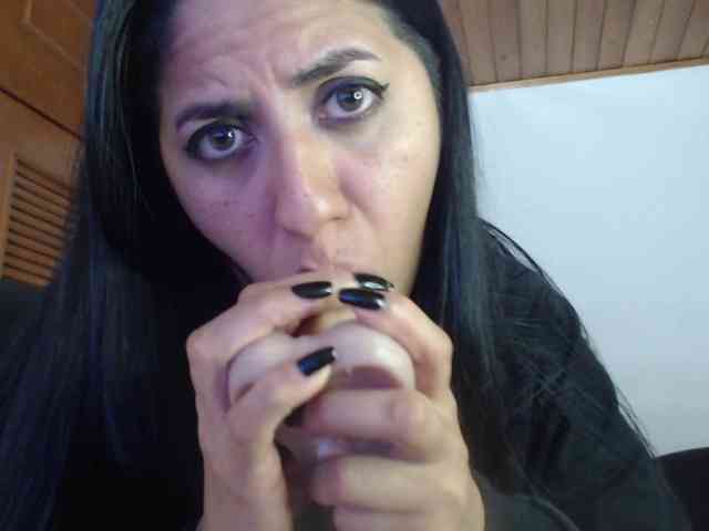 hilari18 webcam
