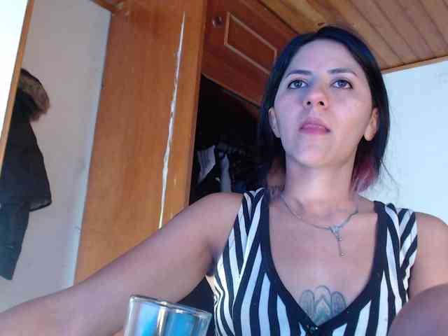 hilari18 webcam