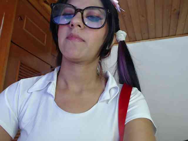 hilari18 webcam