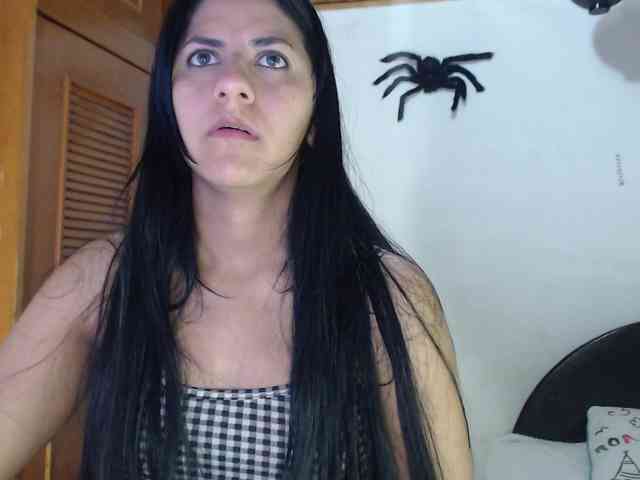 hilari18 webcam