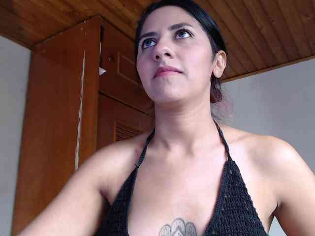 hilari18 webcam