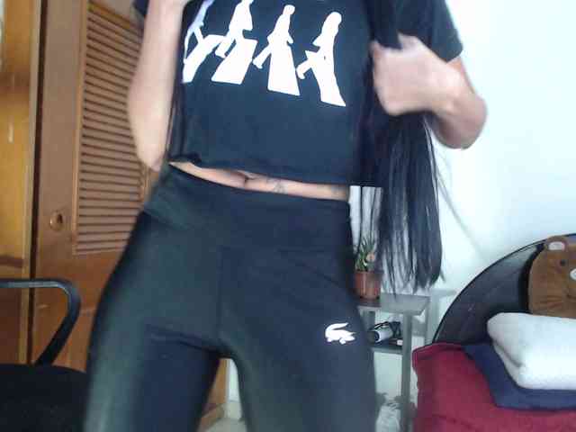 hilari18 webcam