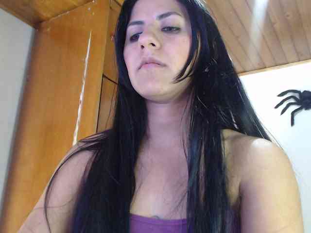 hilari18 webcam