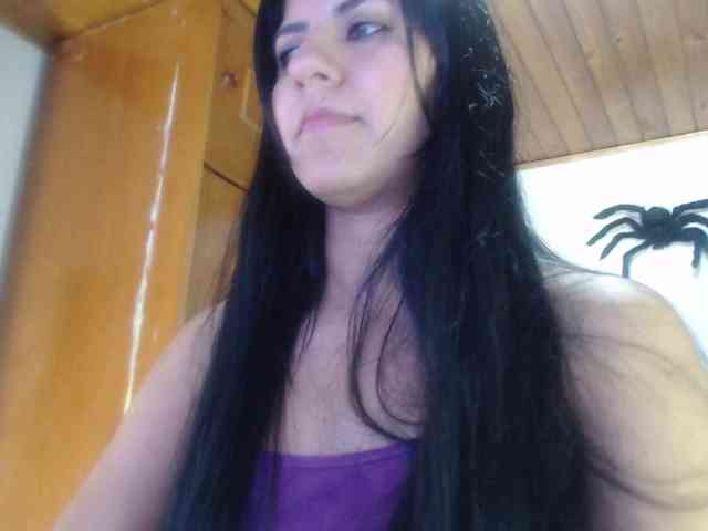 hilari18 webcam