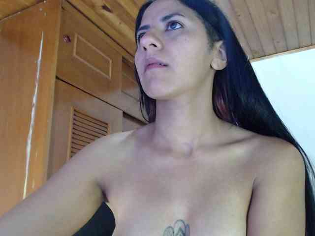 hilari18 webcam