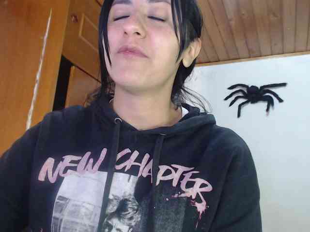 hilari18 webcam
