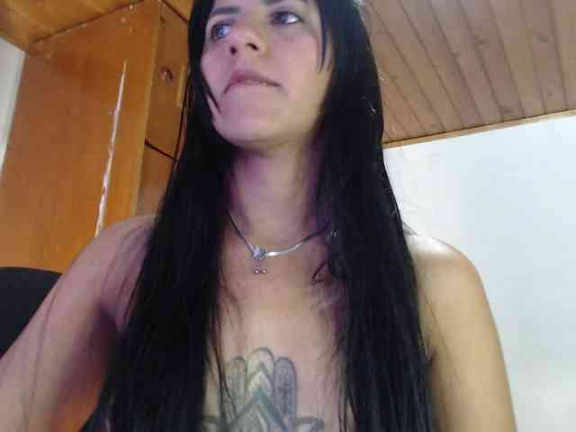 hilari18 webcam