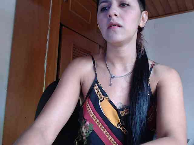 hilari18 webcam
