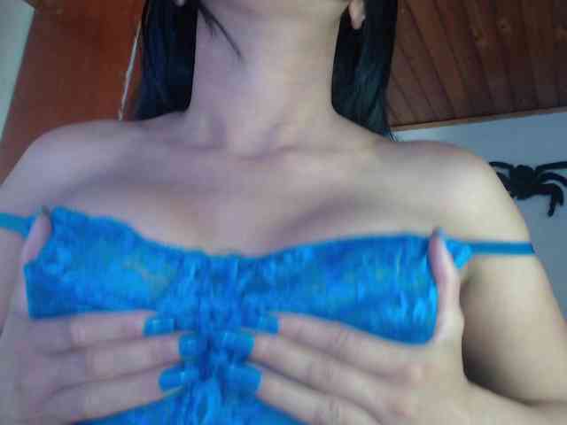hilari18 webcam