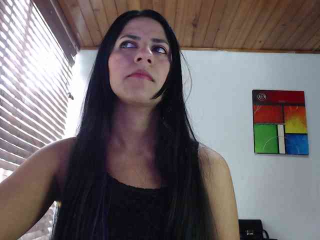 hilari18 webcam