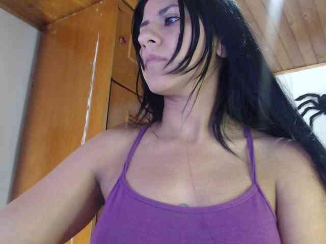 hilari18 webcam