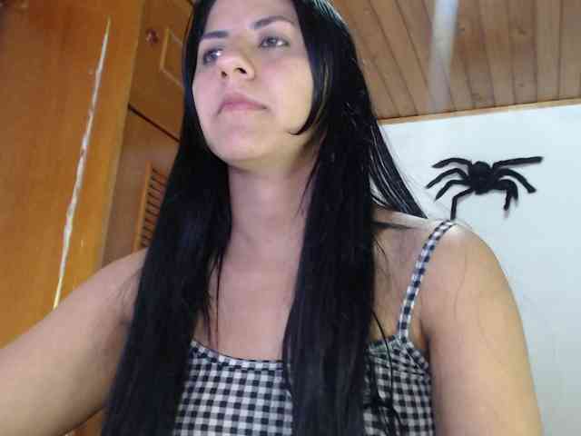 hilari18 webcam