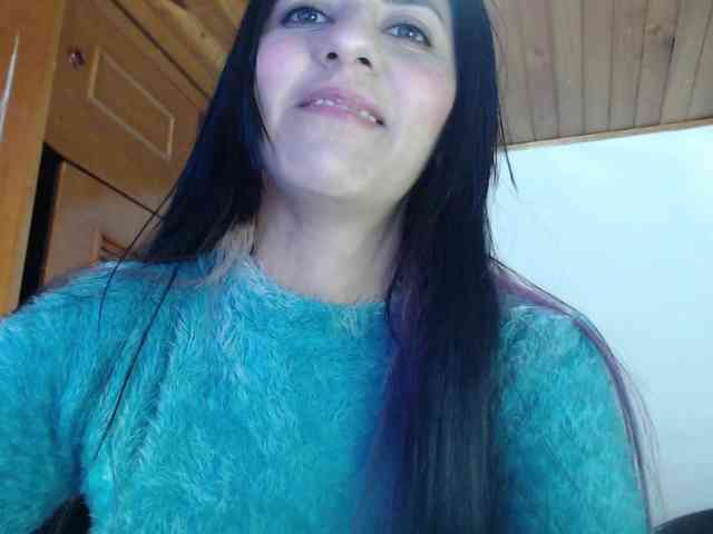 hilari18 webcam