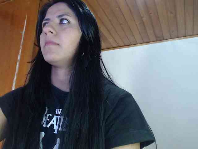 hilari18 webcam