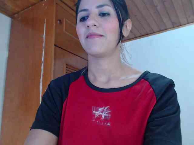 hilari18 webcam