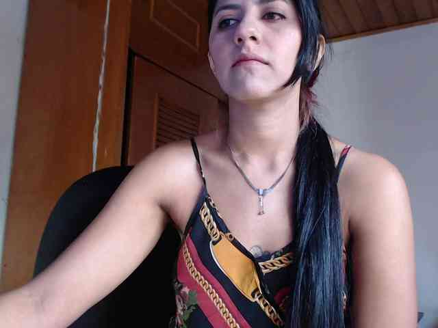 hilari18 webcam