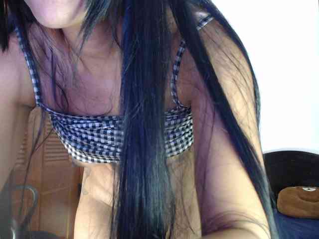 hilari18 webcam
