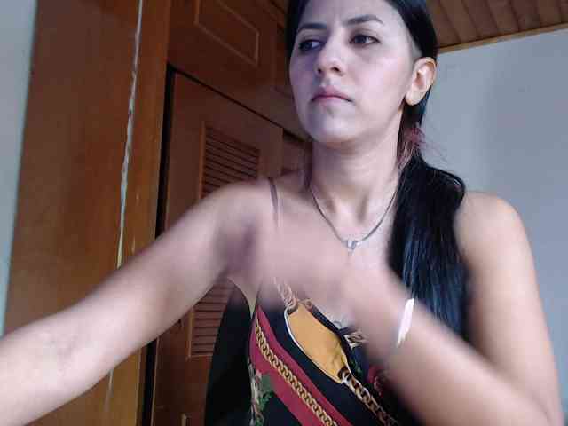 hilari18 webcam