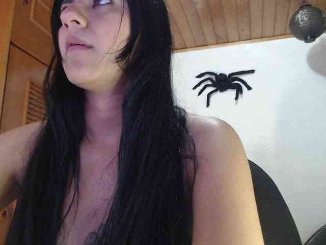 hilari18 webcam