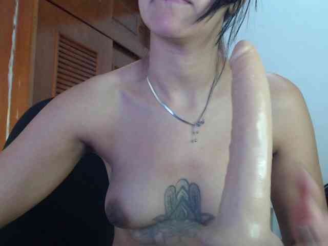 hilari18 webcam